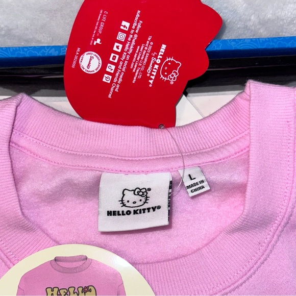 Hello Kitty Women’s Pink Longsleeve Crewneck Sweater size L with Gift Box - Picture 2 of 6